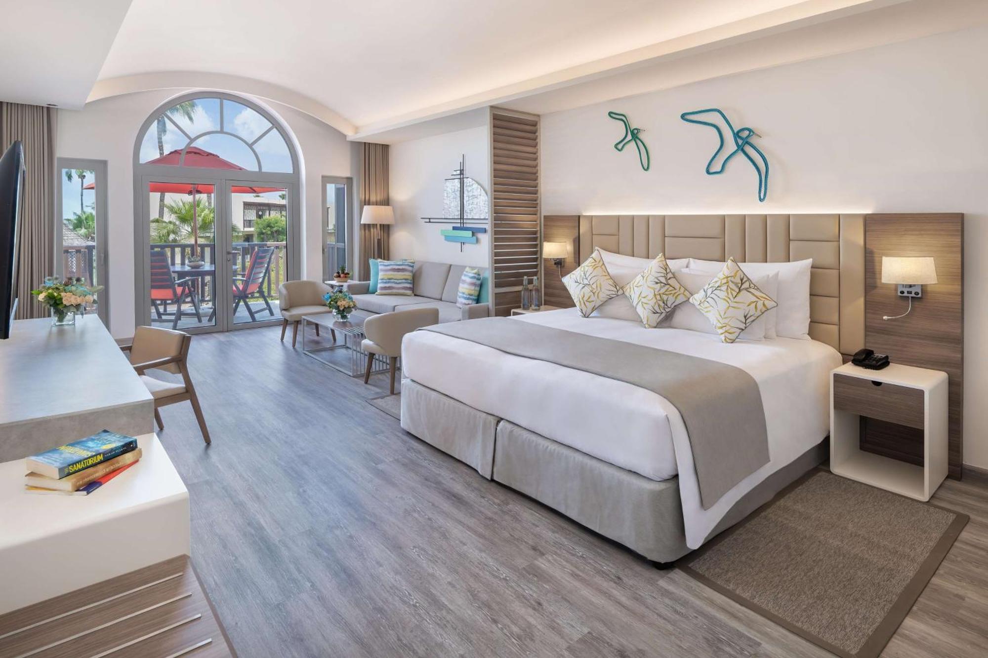 Ja Palm Tree Court, Resort